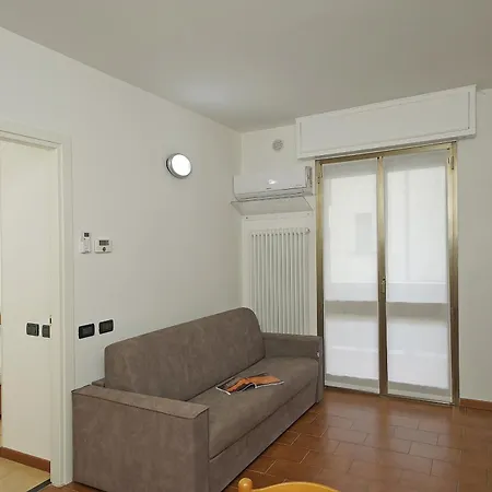 Casa Iris * توسكولانو ماديرنو
